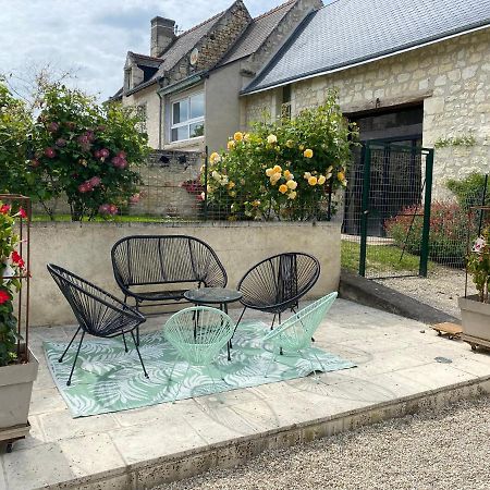 Logement Loire Climatise, La Halte De Cuze, Aux Abords De La Loire A Velo Appartement Huismes Buitenkant foto